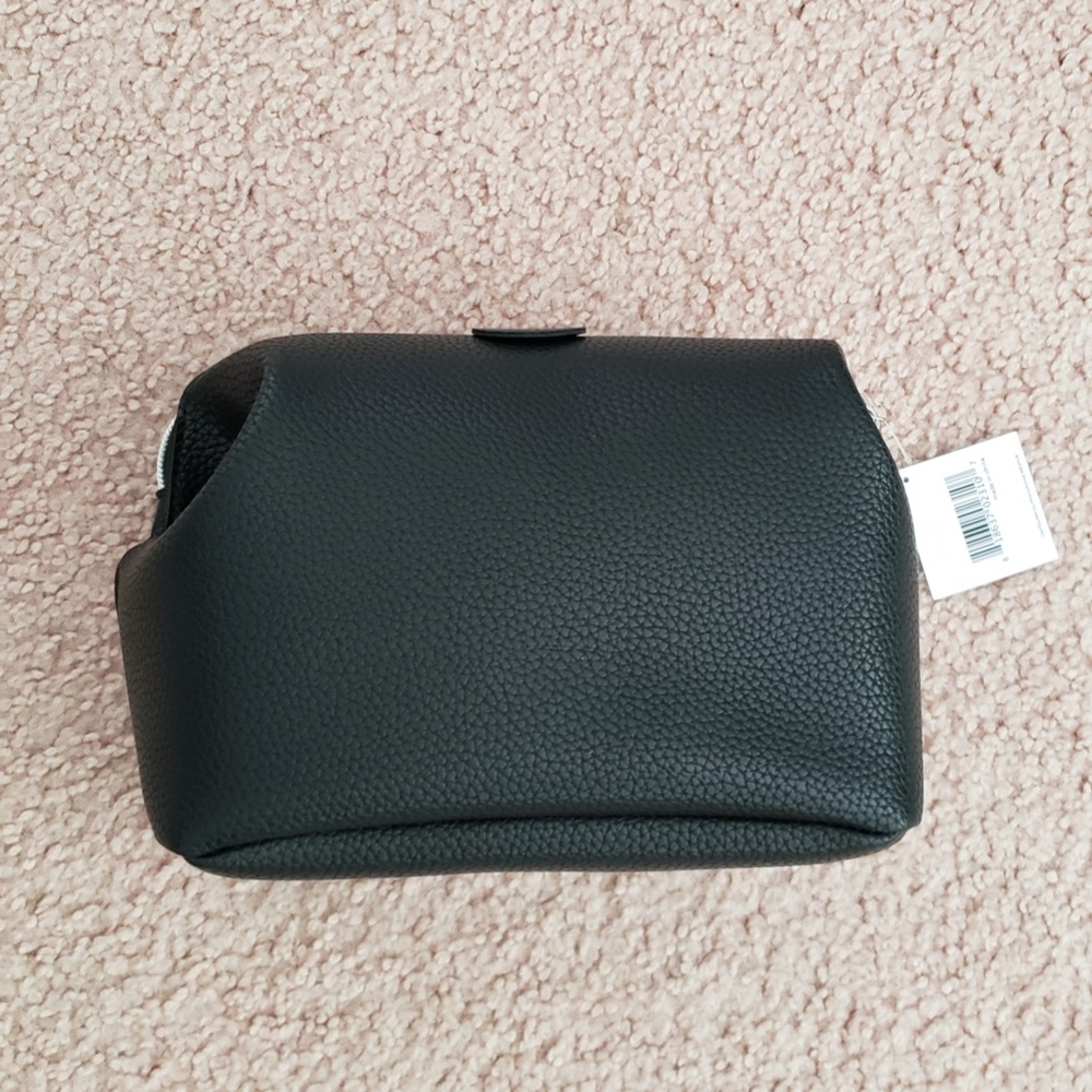 NWT Macy's Black Dopp Kit Toiletries Travel Bag with Top Detail and Zipper - Picture 15 of 16